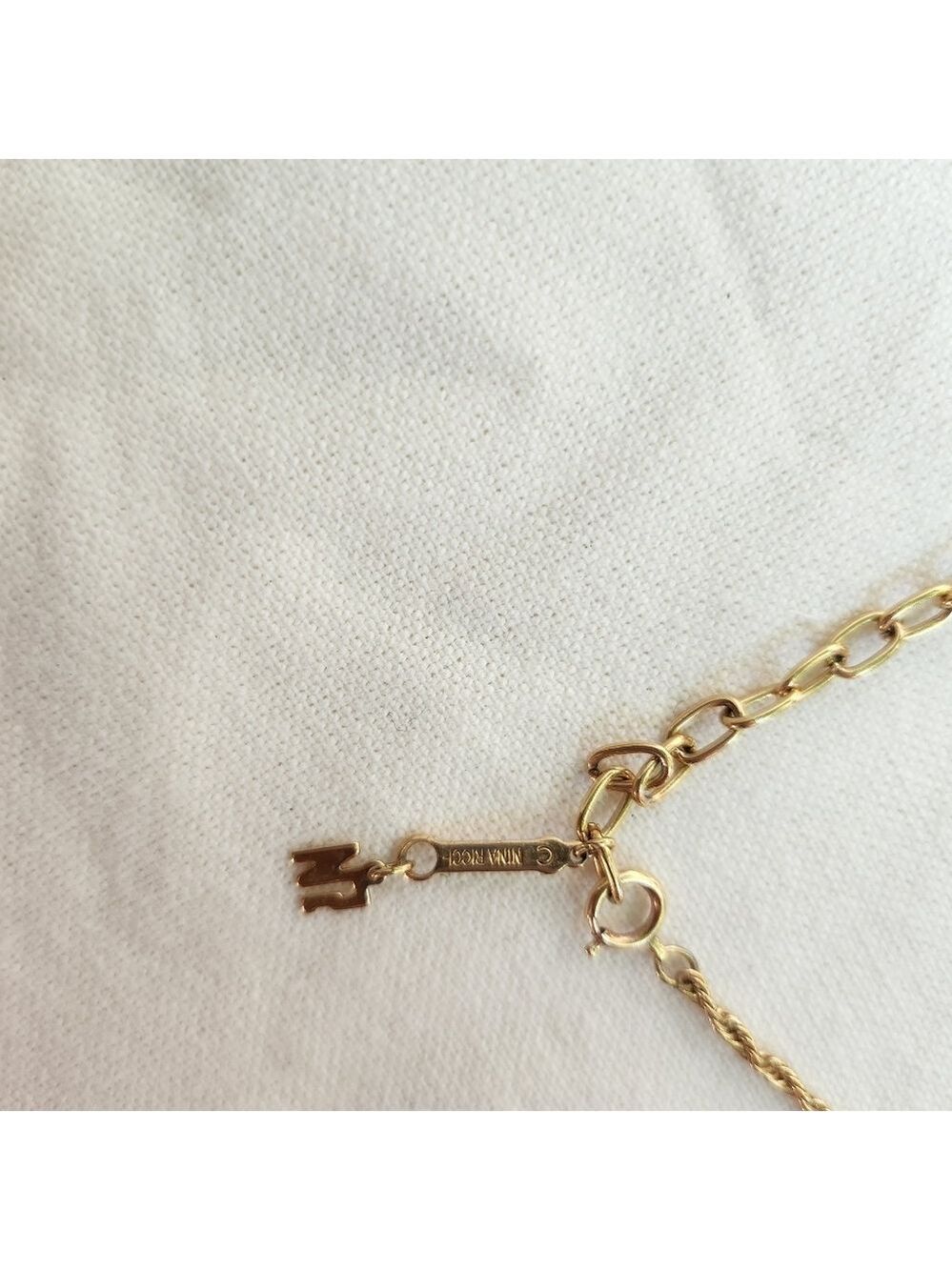 Nina Ricci Gold Tone Rhinestone pendant signed - Picture 9 of 14